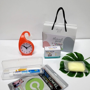 선물세트 7종-비누 치약 칫솔 흡착시계 쿨타올 | 생활용품세트 판촉물 제작
