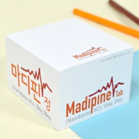 깔끔 컬러 인쇄 큐브형 포스트잇 (70*75mm) 500매_마디핀